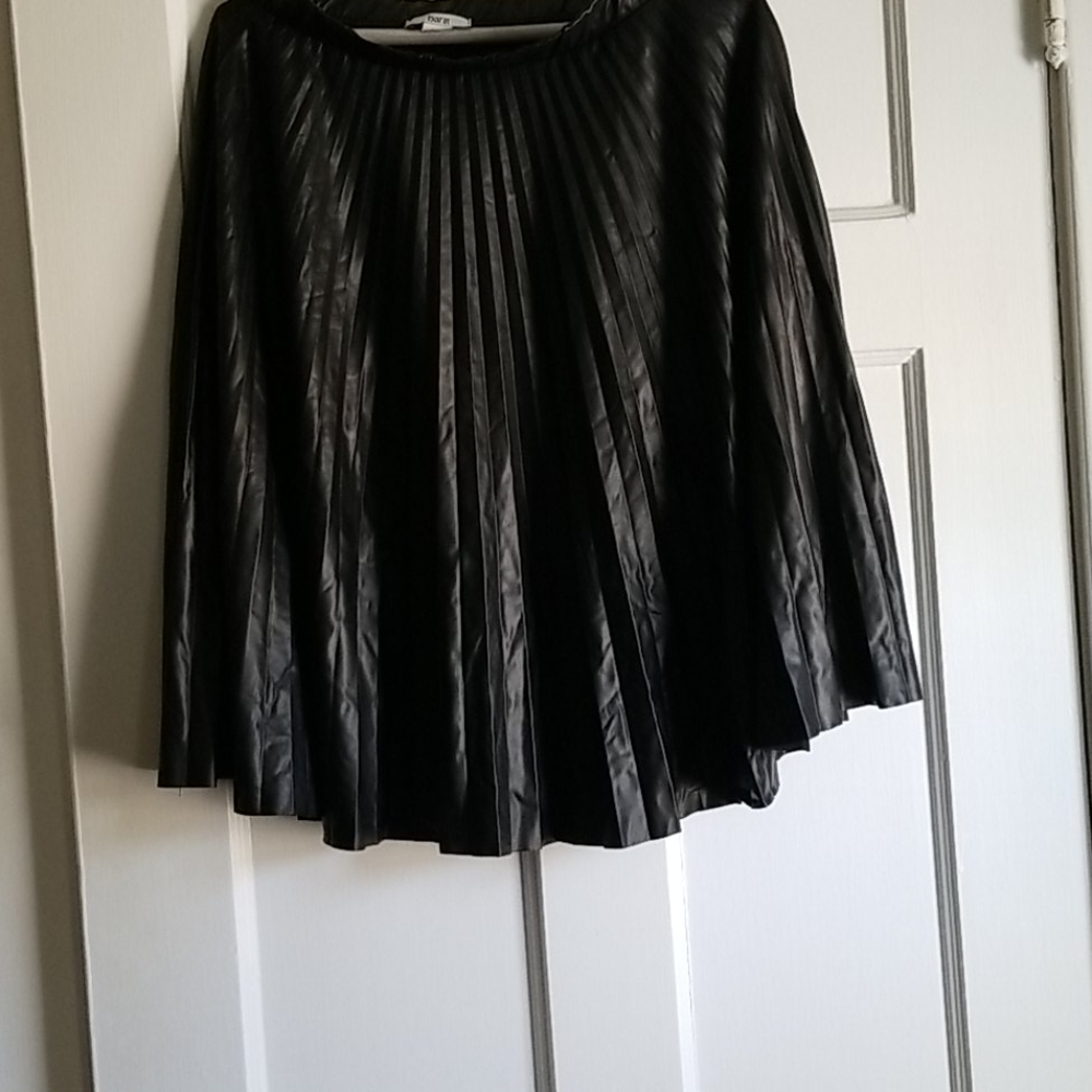 Black skirt